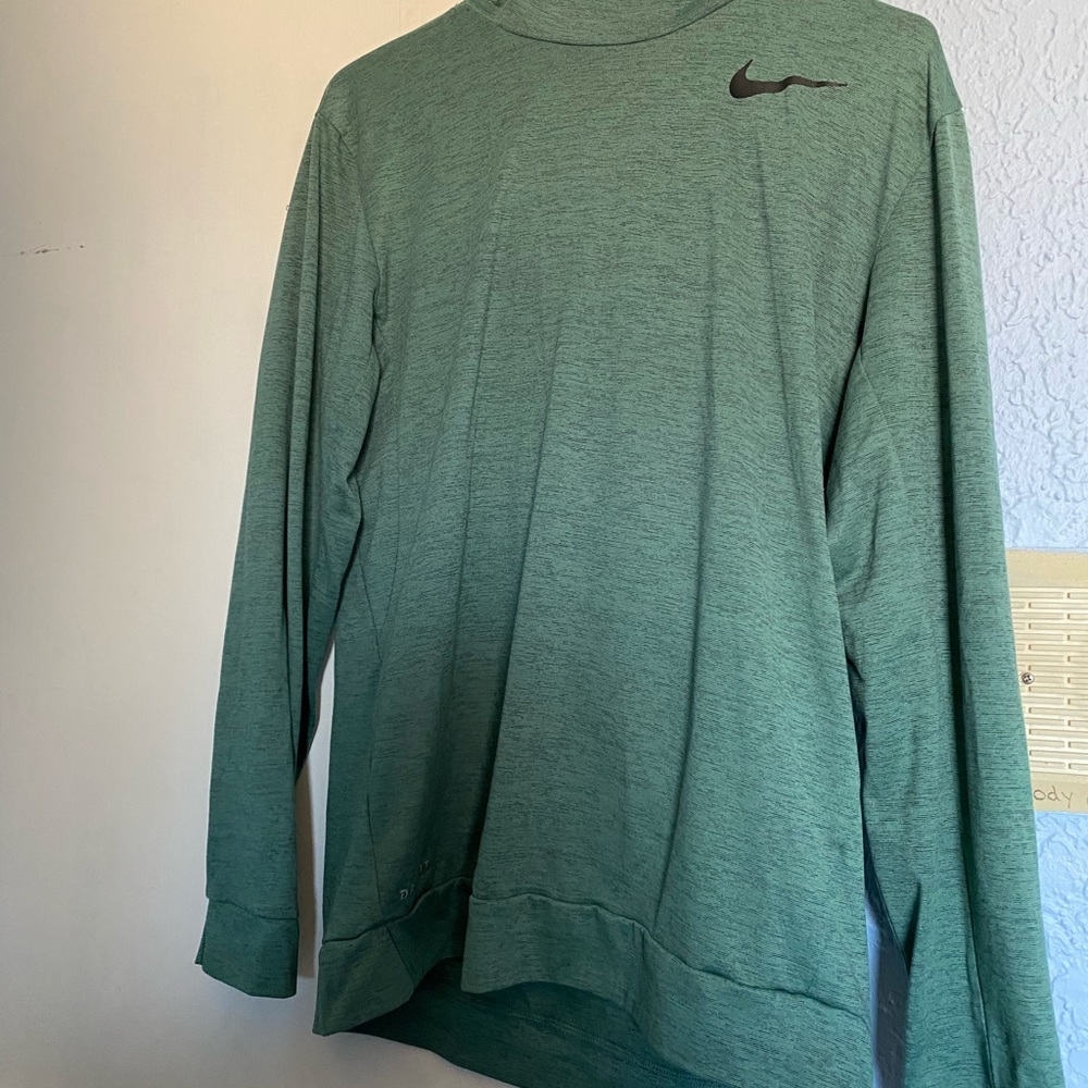 Nike dri-fit hooded Pullover